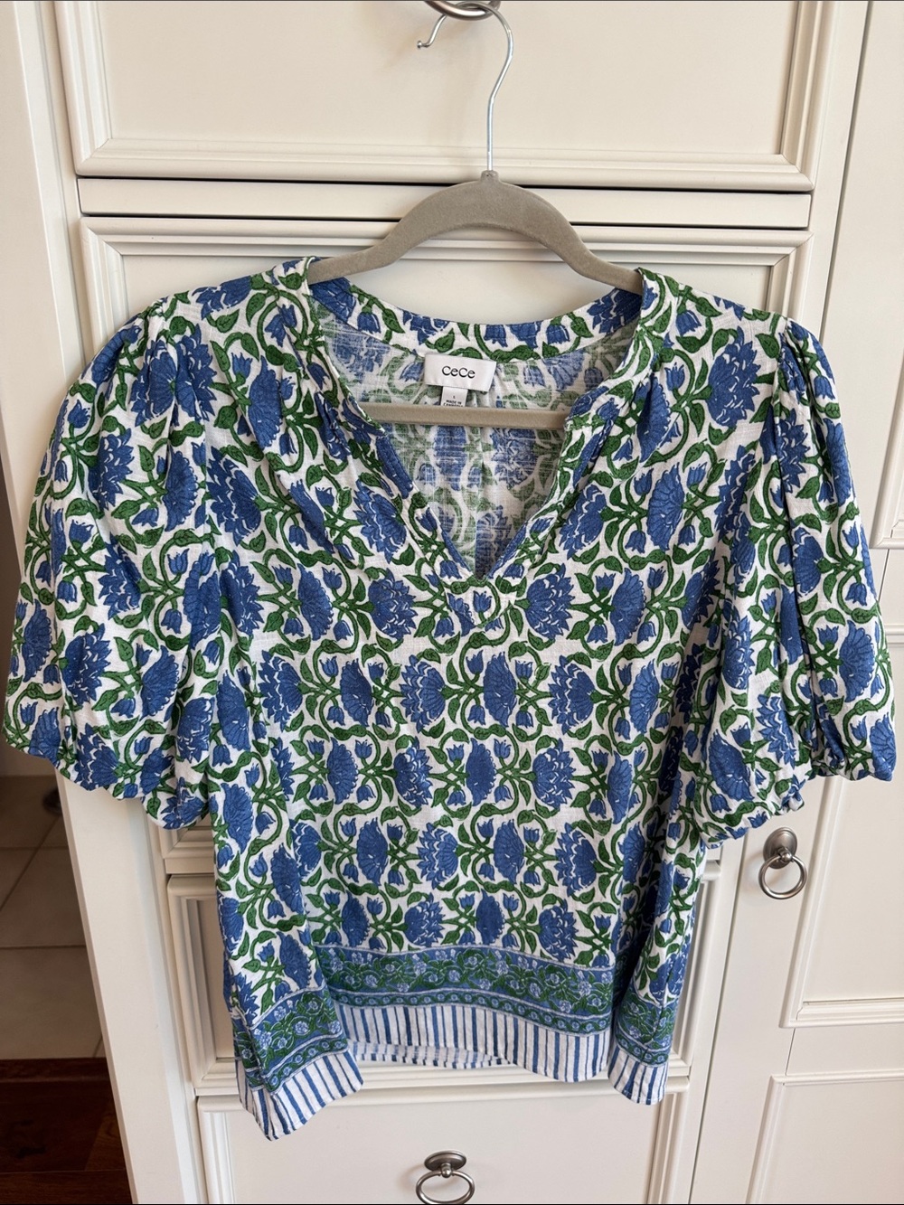 CeCe Blue & Green Floral V-Neck Short Sleeve Blouse